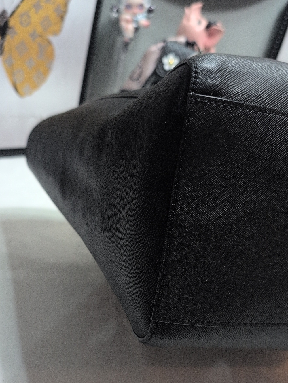 Tory Burch York large Buckle Tote Bag with Black saffiano leather and gold ๐ฅ๐ฅ - Picture 11 of 16